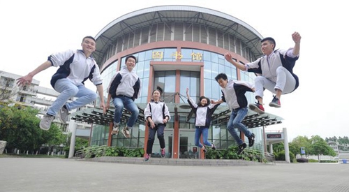 成都市新都香城中学恰同学少年