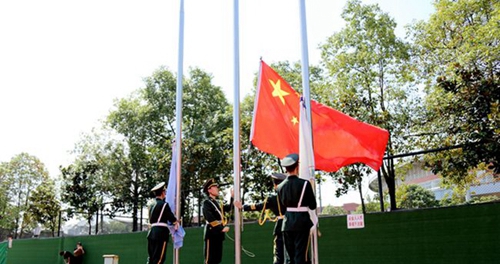 成都市新都香城中学升旗仪式