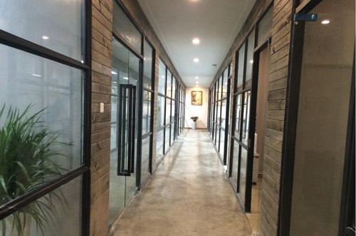 成都红土地画室画室走廊