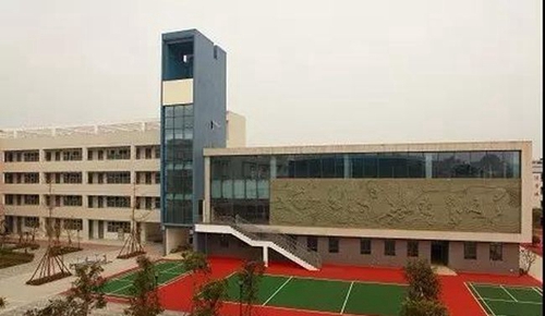 成都市成飞中学校园环境