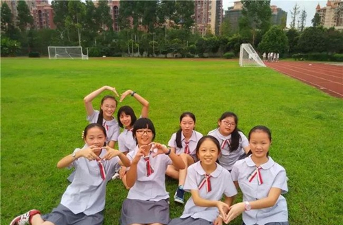 北大附中成都为明学校初中学生