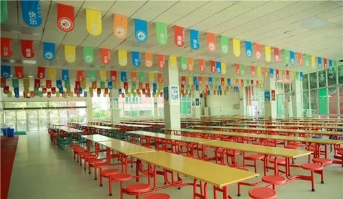 北大附中成都为明学校食堂