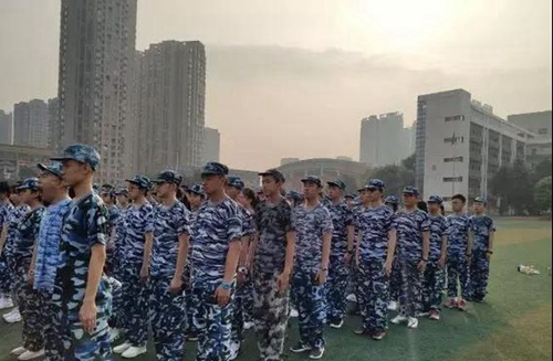 成都树德中学国际部(宁夏街校区)军训2