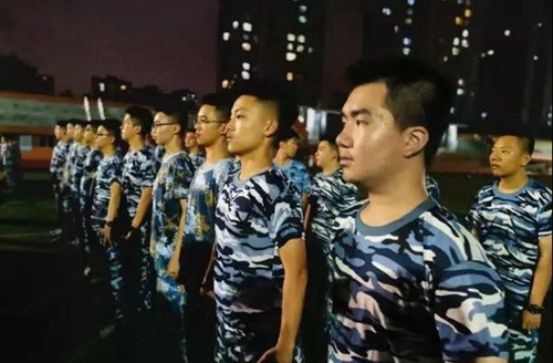 成都树德中学国际部(宁夏街校区)军训3