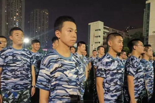成都树德中学国际部(宁夏街校区)军训4