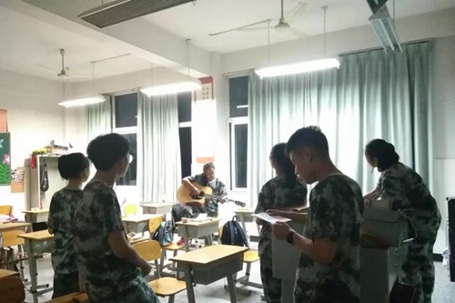 成都树德中学国际部(光华校区)军训生活