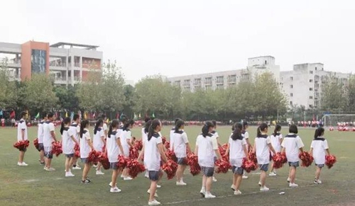 成都树德中学国际部(光华校区)啦啦操表演