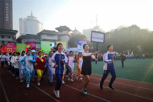 成都石室中学(剑桥国际高中)运动会入场