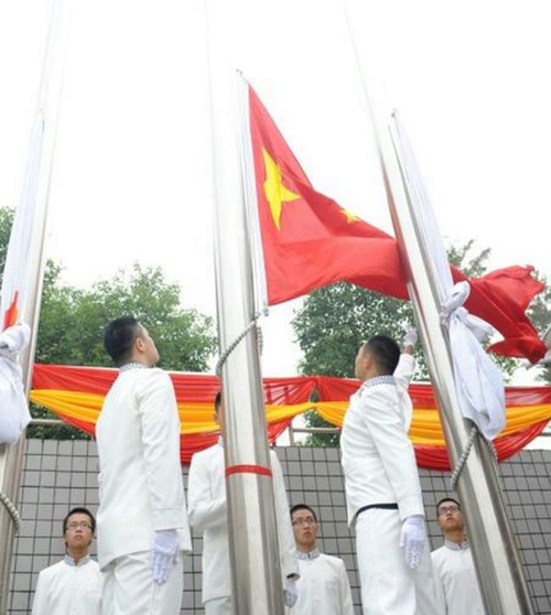 成都七中万达学校(国际部)升旗仪式