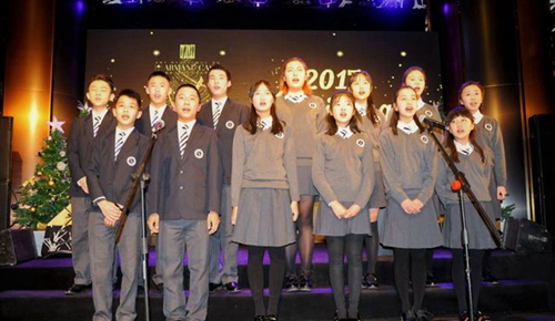 成都协同国际学校合唱表演