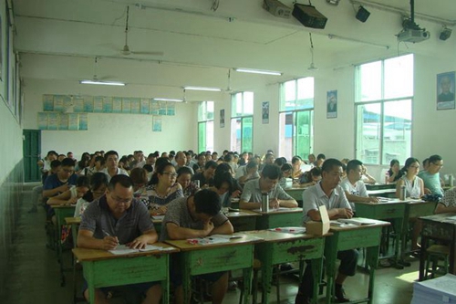 营山县小桥中学家长会