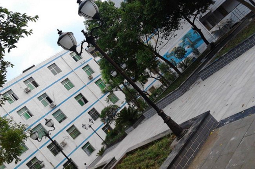 营山双河中学教学楼