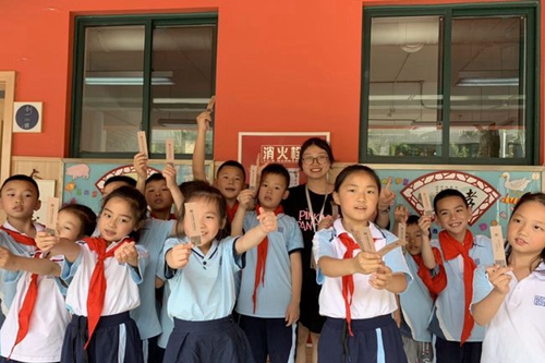 成都绵实外国语学校师生情谊3