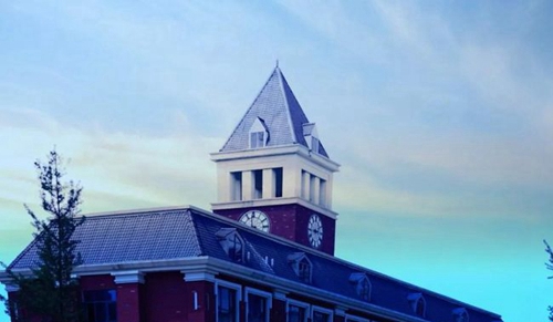 彭州市博骏学校城堡钟楼