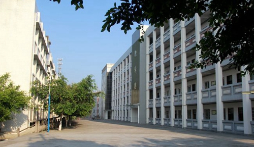 四川省蓬安中学教学楼2
