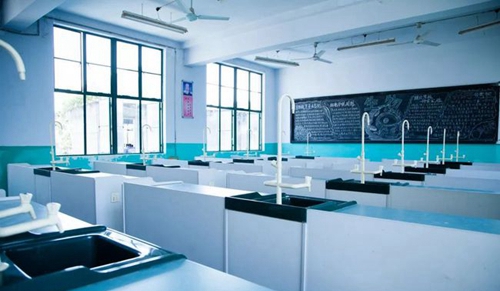 成都高新三岔中学实验室
