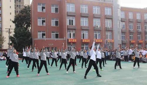 四川师范大学附属中学外国语学校学生风采