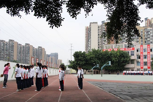 四川省成都市第四十九中学校体育课
