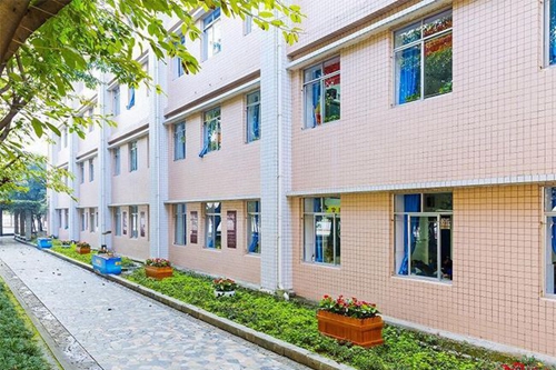 四川省成都市第四十九中学校小道