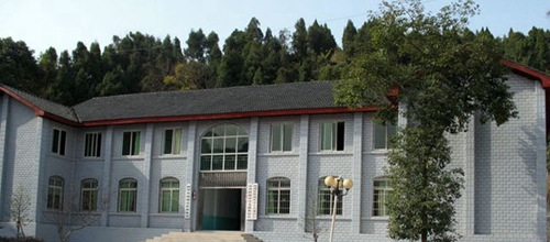 南部县优虎中学办公楼