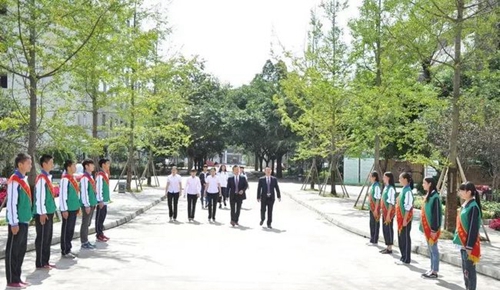 四川省邛崃市高埂中学多彩生活