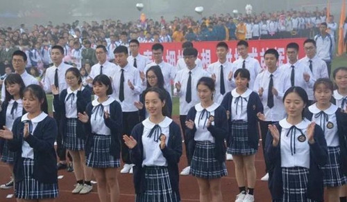 四川省邛崃市高埂中学入场表演3