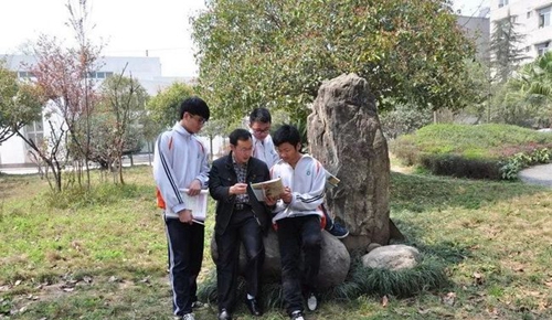 四川省邛崃市高埂中学校园生活