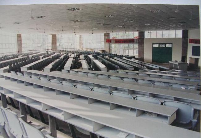四川省成都市洛带中学校多功能室