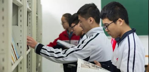 郫都区第四中学阅览室