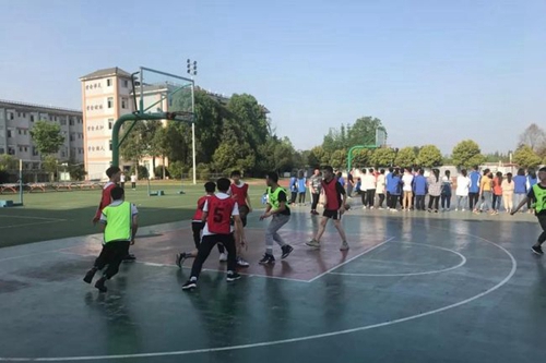 青白江城厢中学春季篮球赛3