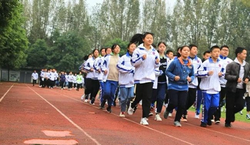 青白江城厢中学冬季长跑活动