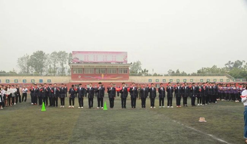 成都经开区实验中学国庆合唱
