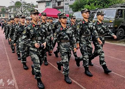 初中毕业读工业机器人专业衢州哪个学校好