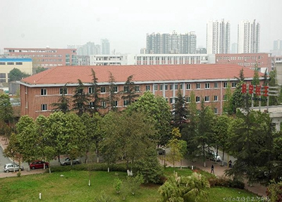 初中毕业读工业机器人专业信阳哪个学校好