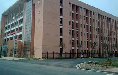 2025年鹤岗哪些学校有工业机器人专业