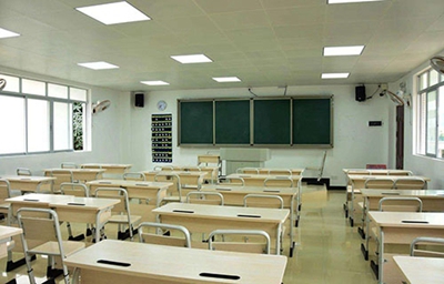 2025年新乡工业机器人专业技校有哪些