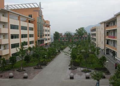 四川省乐山卫生学校2023年招生简章计划与学校助学政策