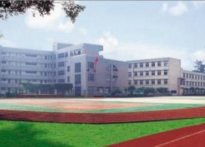 青海柴达木职业技术学院地址在哪里？怎么去学校？怎么坐车
