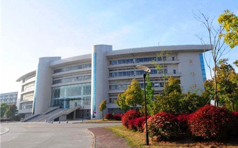广州大学附属东江中学2023年招生办联系电话是多少
