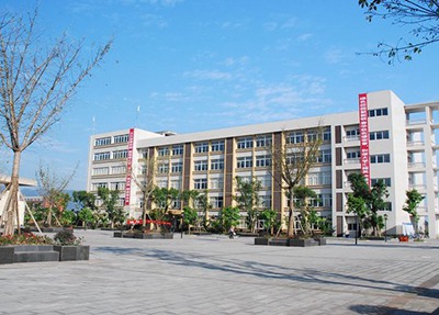 黔东南技师学院工业机器人应用与维护