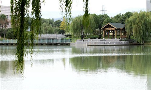 湖北生态工程职业技术学院汽修前景好不好