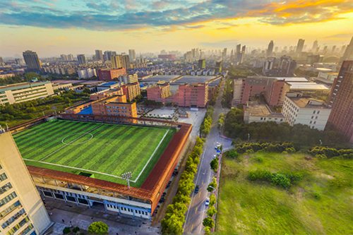 山西工商职业学院五年制大专有高铁乘务专业吗