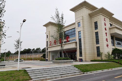 潞安汽车职业技术学院汽修一般学费多少钱