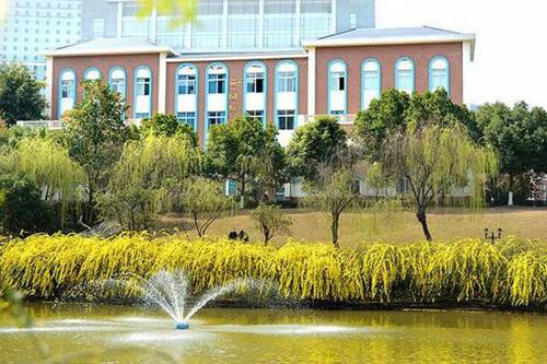 伊犁职业技术学院单招有高铁乘务专业吗