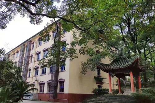 石家庄中英航空中等专业学校航空空乘航空直升机专业介绍