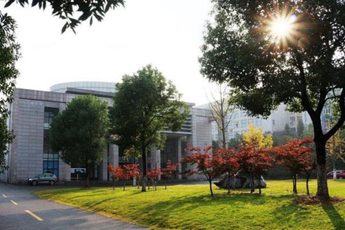 石家庄法商中等专业学校航空空乘3+2五年制大专分数线