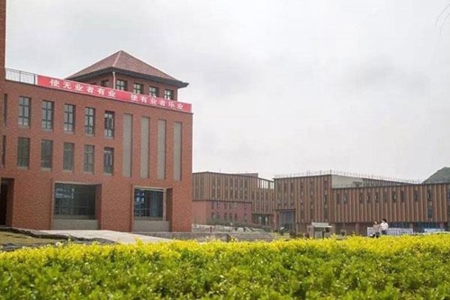 承德护理职业学院2022年卫校学费一年大概多少