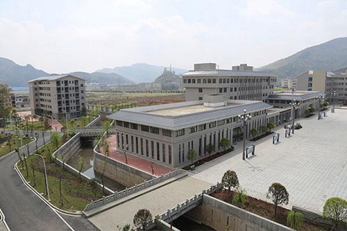 邢台医学高等专科学校2022年卫校学费多少