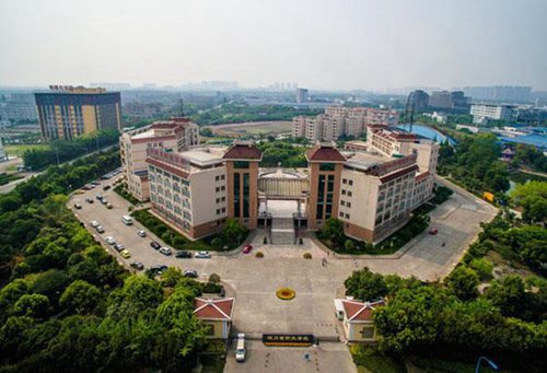厦门|2023女生学商务管理好就业吗 有哪些岗位