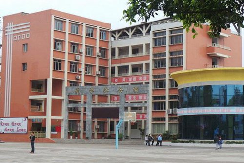 厦门|2023女生学传媒好就业吗 待遇好不好